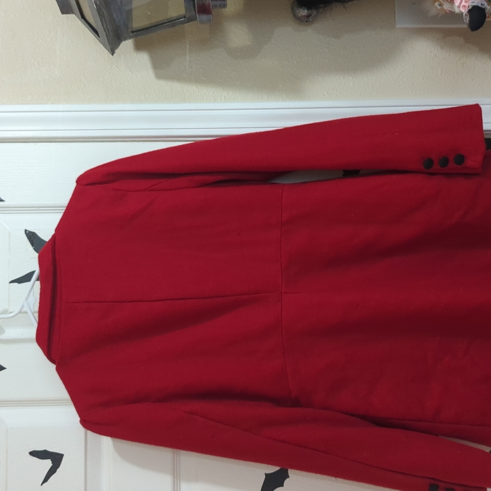 Red jacket - Picture 2 of 4